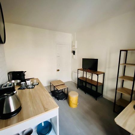 Enghien-Les-Bains: Studio Au Coeur Du Centre Ville. Esterno foto